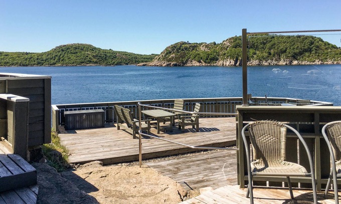 Farsund House | Stunning home in Farsund with WiFi