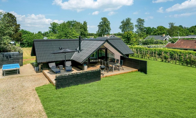 Pøt Strandby House | Stunning home in Juelsminde with WiFi