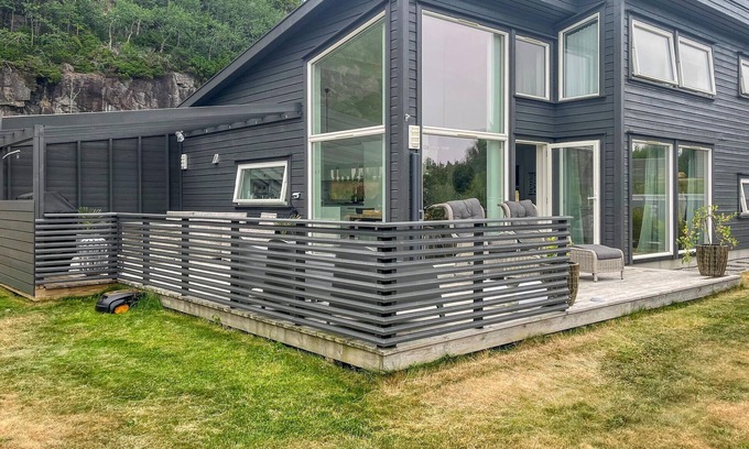Lindesnes House | Stunning home in Lindesnes with WiFi