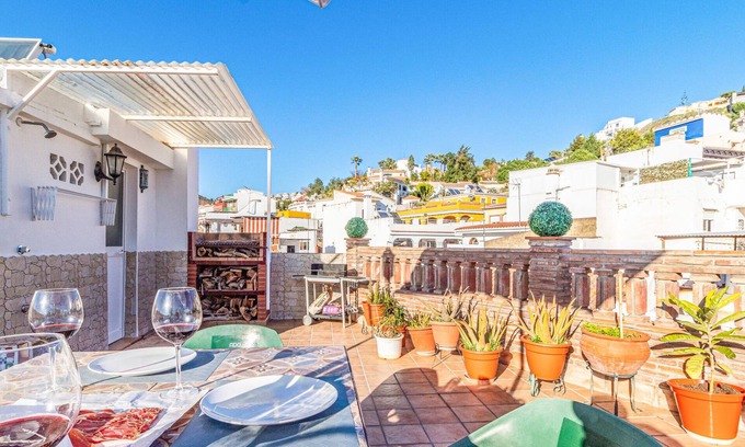 El Palo House | Stunning home in Málaga with WiFi
