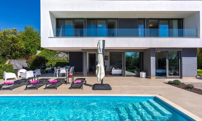 Marsici House | Stunning home in Malinska