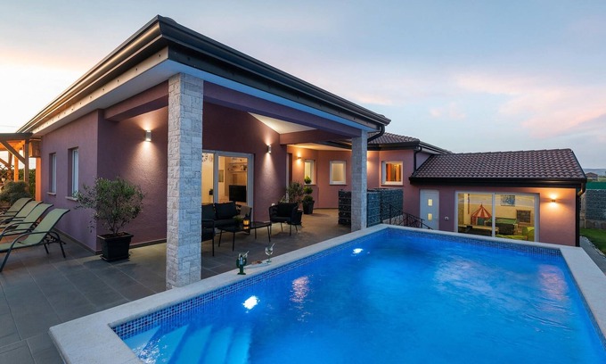 Brtonigla House | Stunning home in Novigrad