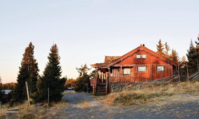 Sjusjoen House | Stunning home in Sjusjøen with kitchen