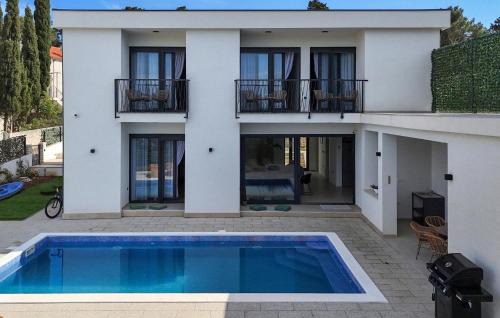 Splitska House | Stunning Home In Supetar
