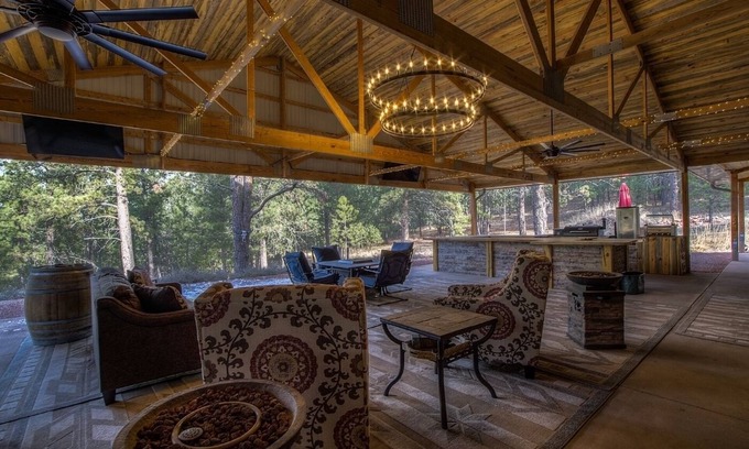 Hermosa House | Stunning home on 7 acres with 5400sf of indoor/outdoor living space