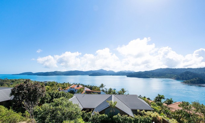 Hamilton Island House | Stunning home with breathtaking water views.