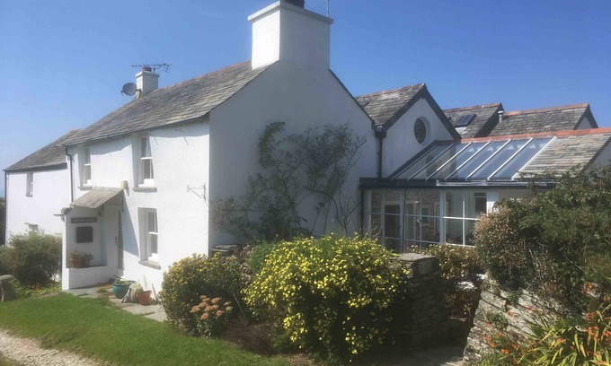 Delabole House | Stunning house near Port Isaac with beautiful sea and countryside views