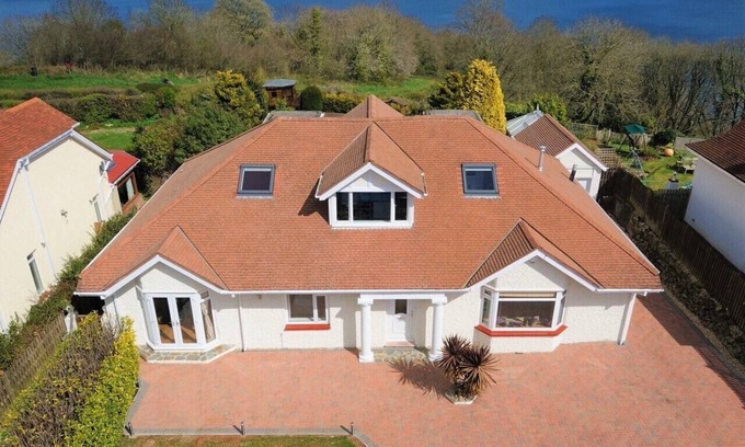 Torquay House | Stunning Luxury Detached Coastal Home With Exclusive Sea Views.+Luxury Hot Tub
