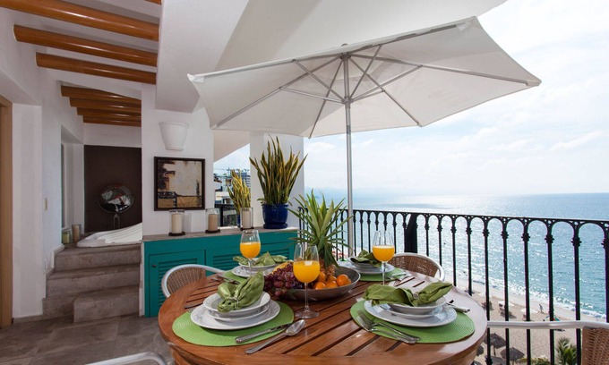 Amapas Condo | Stunning Luxury 3 bedroom Penthouse right on Los Muertos Beach
