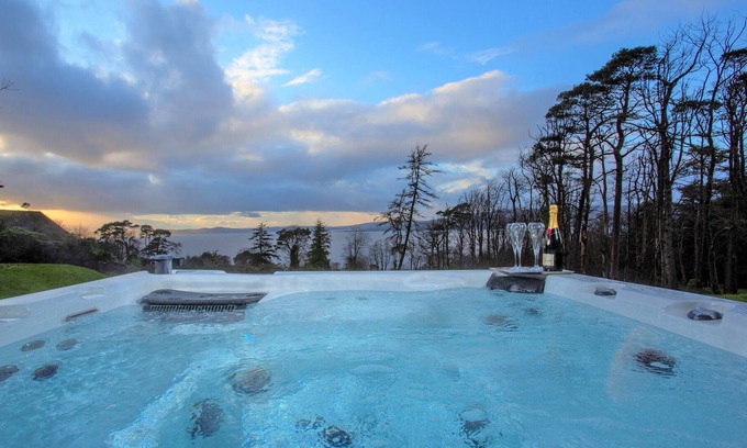 Skelmorlie Villa | Stunning Mansion for a Luxurious Grand Holiday with a View