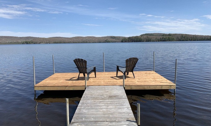 Highland Grove Cottage | Stunning, Modern Waterfront Cottage on Beautiful Baptiste Lake