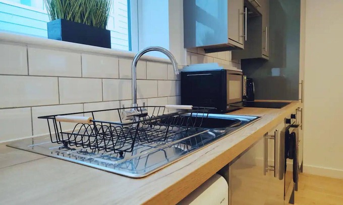 Christchurch Apartment | Stunning Modern Christchurch Town Centre Apartment