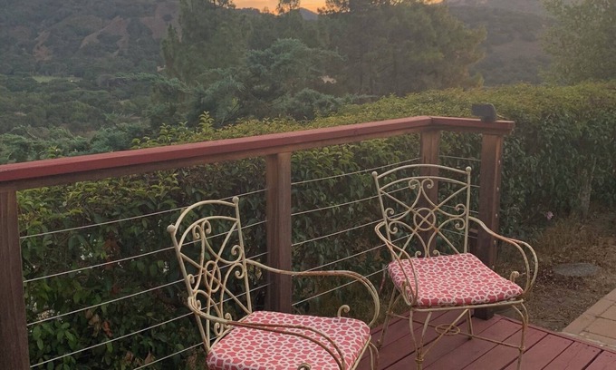 Carmel Valley House | Stunning Mountain Views - Bright & Cheerful - Wine Tasting Village Charm