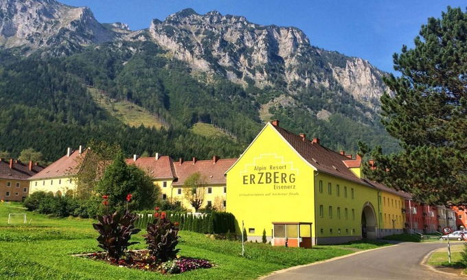 Eisenerz Apartment | Stunning Mountain-View Apartment in Styria