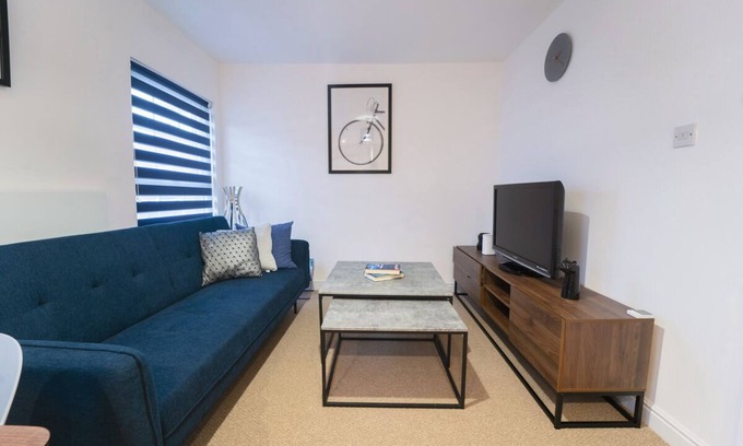 Wigan Apartment | Stunning New Apartment | Wigan Town Centre | 5mins walk to Train and Bus Station