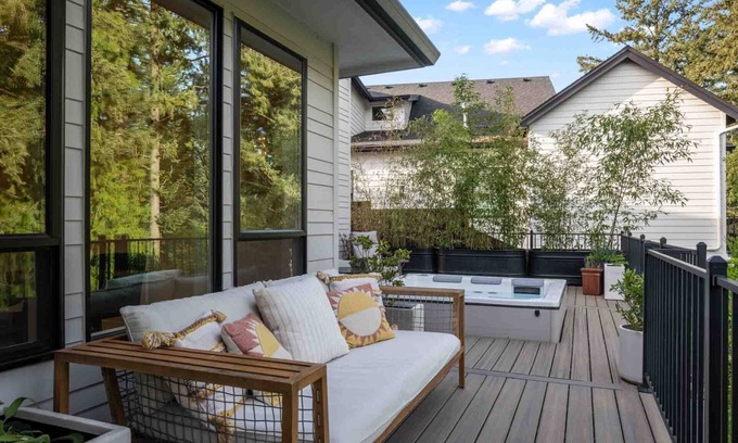 Rock Creek House | Stunning New Build w/ Huge Deck Overlooking Greenspace, Hot Tub, Pet Friendly, & Chef's Kitchen, BBQ
