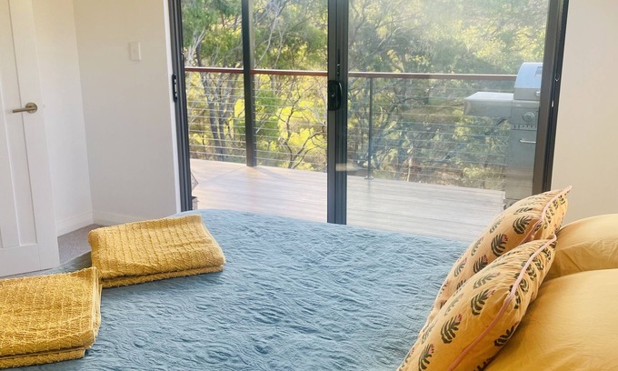 Yallingup House | Stunning new family home within the treetops. So close to wineries & beach!