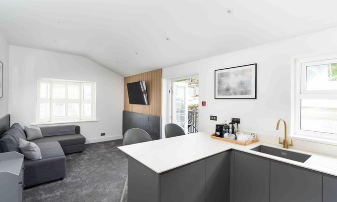 Marazion Apartment | Stunning new fully renovated flat in Marazion