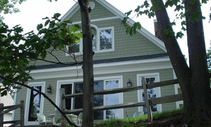 Niverville House | Stunning Newer Lakefront Home Near Berkshires wGourmet Kitchen