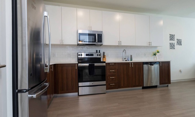 Downtown Louisville Apartment | Stunning Nulu 1BR Cozysuites 05
