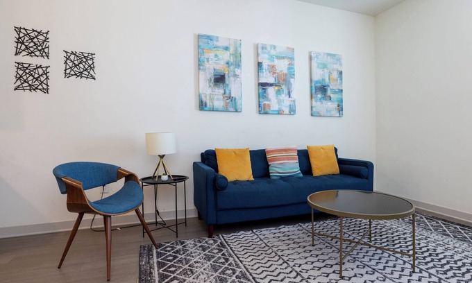 Downtown Louisville Apartment | Stunning Nulu 1BR CozySuites 06