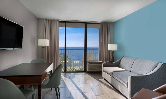Myrtle Beach Resort | Stunning Oceanfront Suite w/Balcony + Official On-Site Rental Privileges