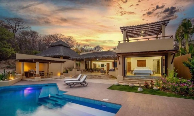 Santa Maria Huatulco Villa | Stunning Oceanfront Luxury Villa