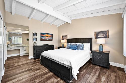 Balboa Peninsula House | Stunning Oceanfront Retreat in Newport Beach