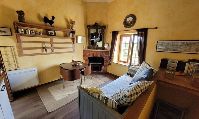 Chissay-en-Touraine House | Stunning private villa for 3 people with WIFI, TV, terrace, panoramic view and parking