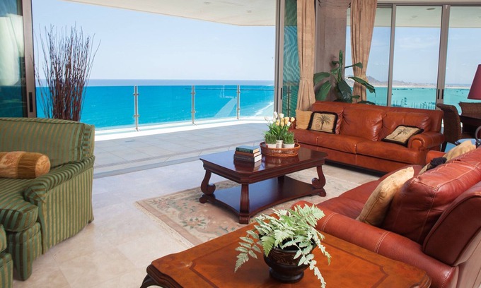 Sandy Beach Condo | Stunning Penthouse on the Water Jacuzzi Grill END UNIT Amazing Views