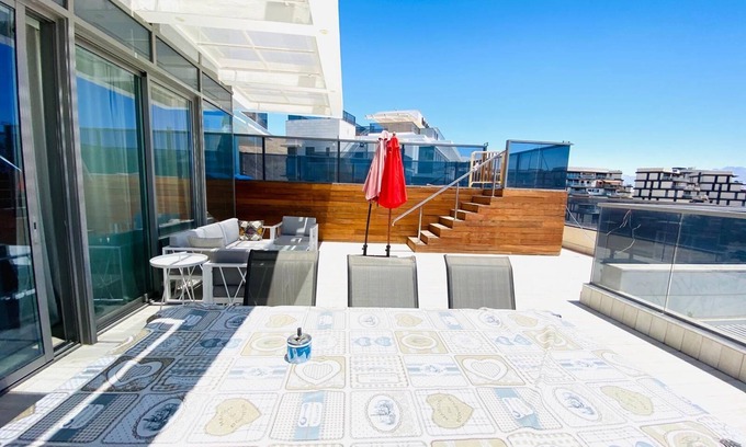 Eilat House | Stunning Penthouse with sea views and private heated pool
