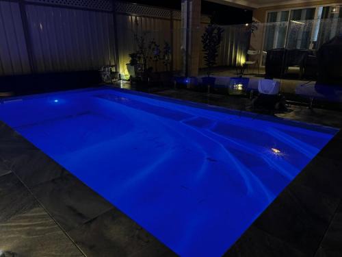 Landsdale House | Stunning Perth 4BR Home with Pool and Free-Wifi