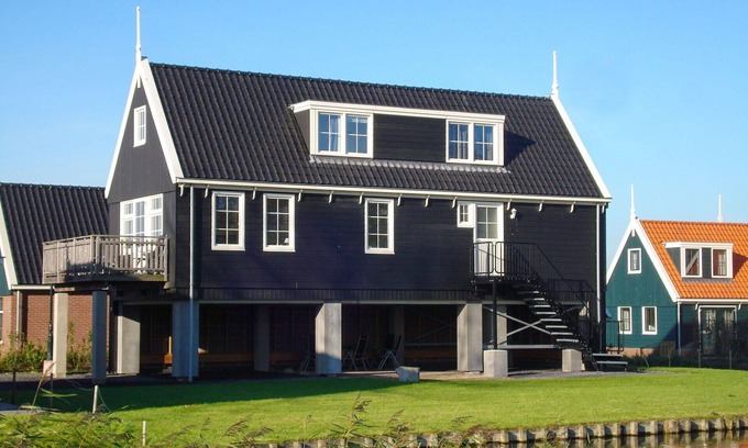 West-Graftdijk House | Stunning private villa for 6 guests with WIFI, TV, terrace and parking