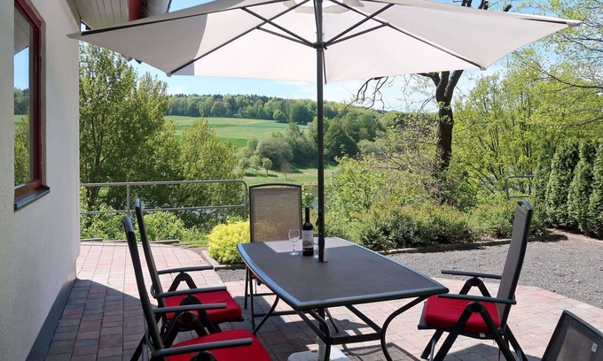 Kirchheim House | Stunning private villa for 6 people with WIFI, TV and terrace