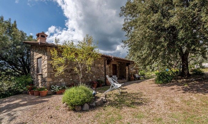 Roccastrada Villa | Stunning private villa with WIFI, private pool, TV, patio, pets allowed, panoramic view and park.
