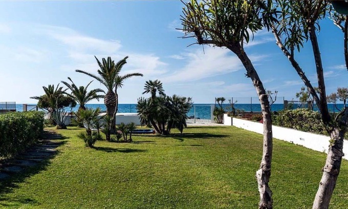 Torregrotta Villa | Stunning private villa with WIFI, hot tub, A/C, TV, terrace, panoramic view and parking