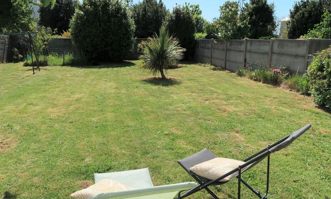 Plozevet House | Stunning private villa for 6 people with WIFI, TV, terrace and parking