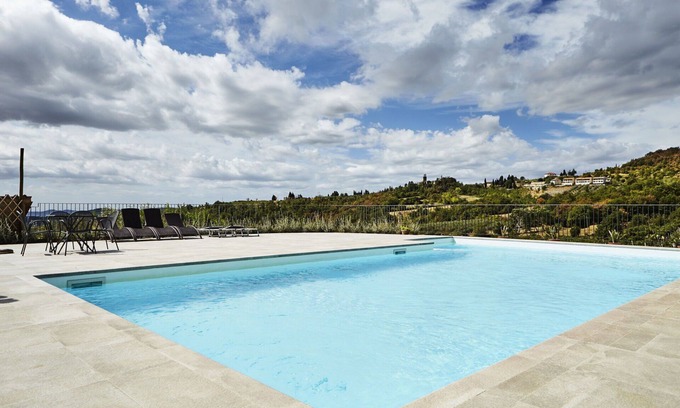 Capolona Villa | Stunning private villa for 18 guests with private pool, WIFI, TV and pets allowed, close to Arezzo
