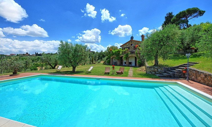 Lucignano Villa | Stunning private villa with private pool, WIFI, A/C, TV, patio, panoramic view and parking
