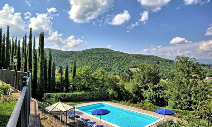 Ripoli Villa | Stunning private villa with hot tub, A/C, WIFI, private pool, TV, patio and panoramic view