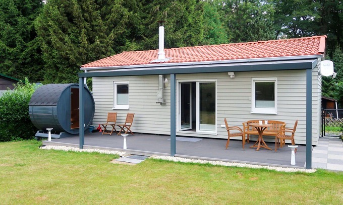 Kirburg House | Stunning private villa for 2 guests with TV, terrace and parking