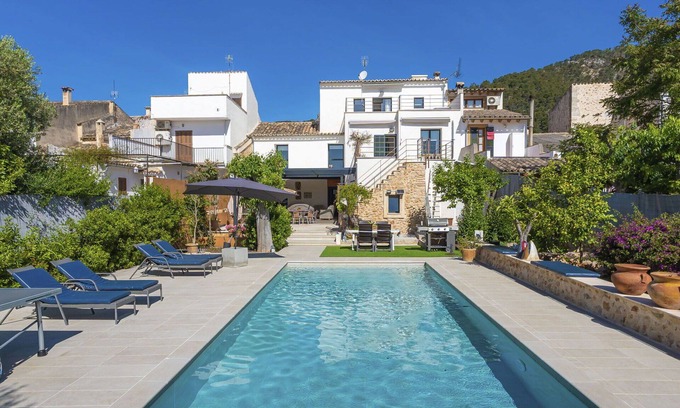 Alaro Villa | Stunning private villa for 12 guests with A/C, WIFI, private pool, TV and terrace