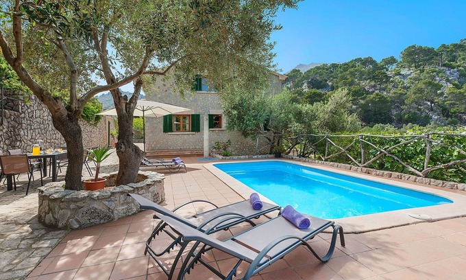 Selva House | Stunning private villa for 8 guests with private pool, A/C, WIFI, TV, terrace and parking