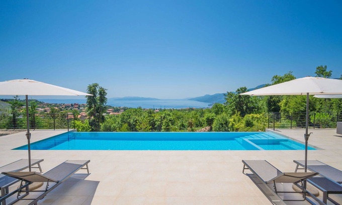 Kastav Villa | Stunning private villa for 8 people with private pool, hot tub, WIFI, A/C, TV, terrace and parking