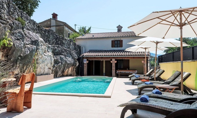 Susnjevica House | Stunning private villa with A/C, WIFI, private pool, TV, terrace, pets allowed and parking