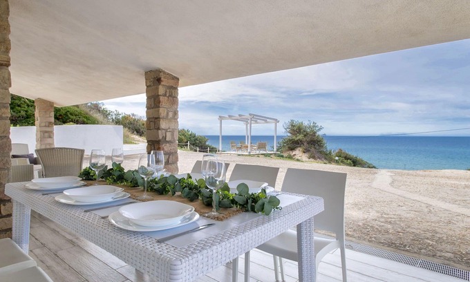 Badesi Villa | Stunning private villa for 6 people with A/C, WIFI, TV, patio and parking