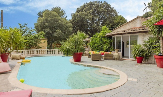 Les 3 Ponts Villa | Stunning private villa with private pool, WIFI, hot tub, A/C, TV, terrace, pets allowed and park.