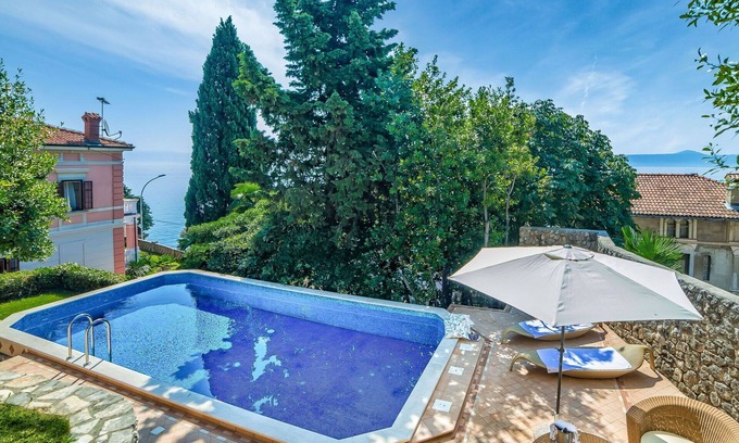 Obrs Villa | Stunning private villa with private pool, WIFI, hot tub, A/C, TV, terrace, pets allowed and park.