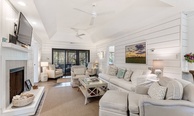 Kiawah Island Cottage | Stunning remodeled cottage, central location!