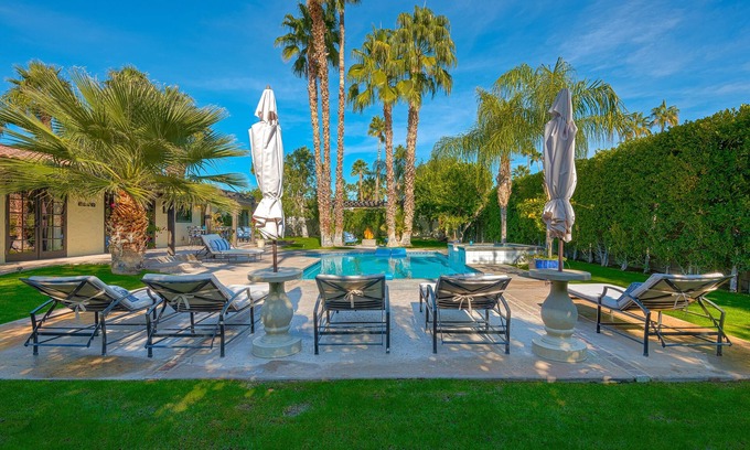 El Mirador House | Stunning Resort Style Oasis! Pool, Hot Tub, Fire Table, & Close to Downtown PS!
